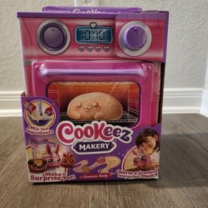 Cookez Makery Cinnamon Treatz Pink Oven, Scented, Interactive Plush.